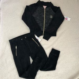 **SOLD** NWT 2pc set by Sean John